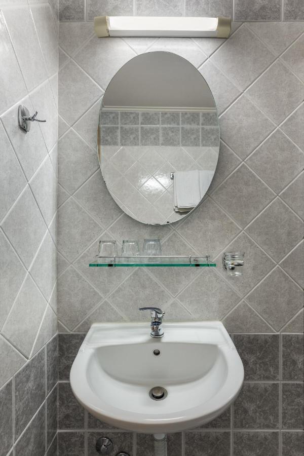 Dias Hotel Platamon Buitenkant foto