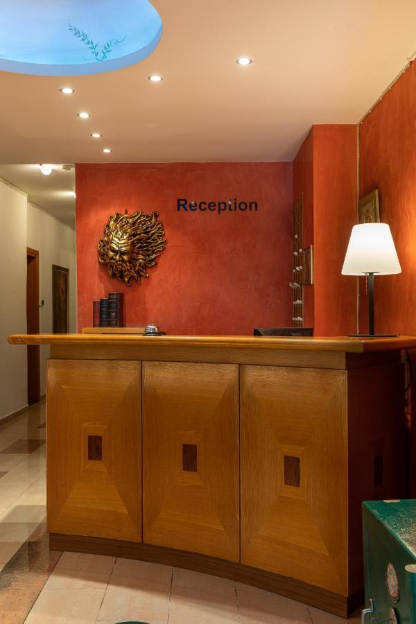 Dias Hotel Platamon Buitenkant foto